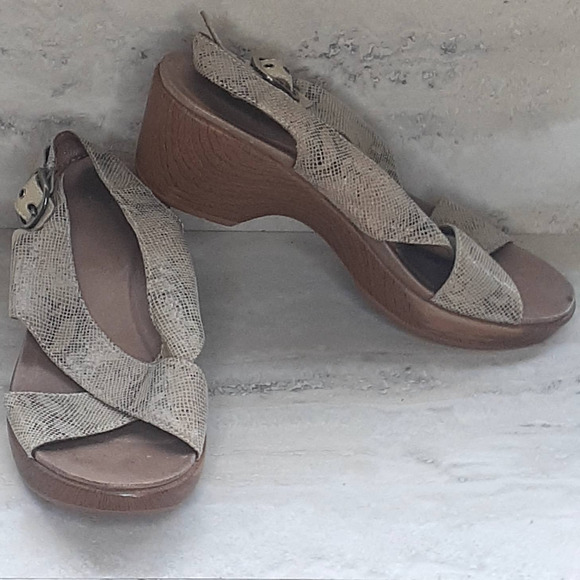 Dansko Shoes - Dansko Taupe Snake Jacinda Nubuck Sandal Size 40